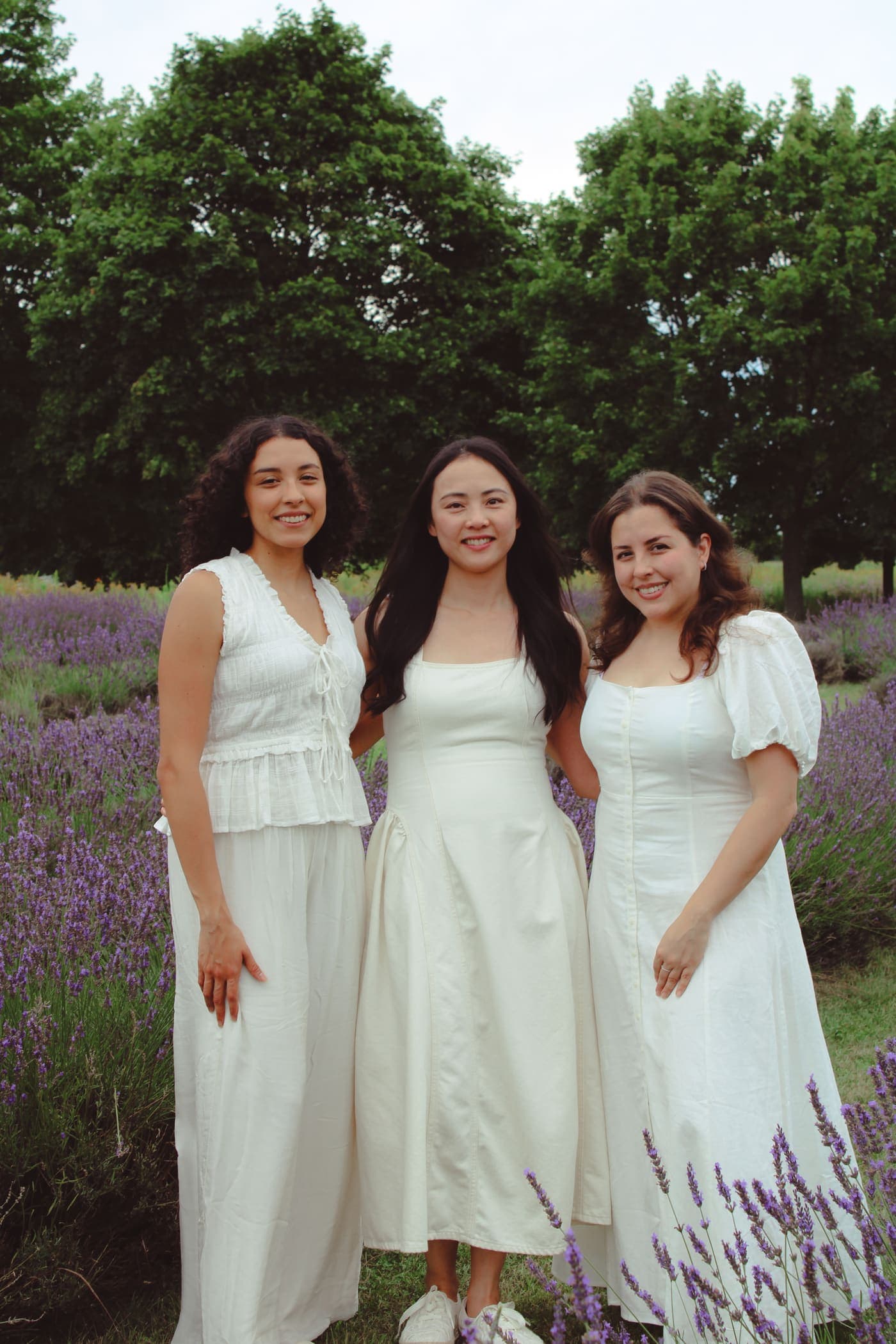 Nancy, Nikky and Mila in a lavender field